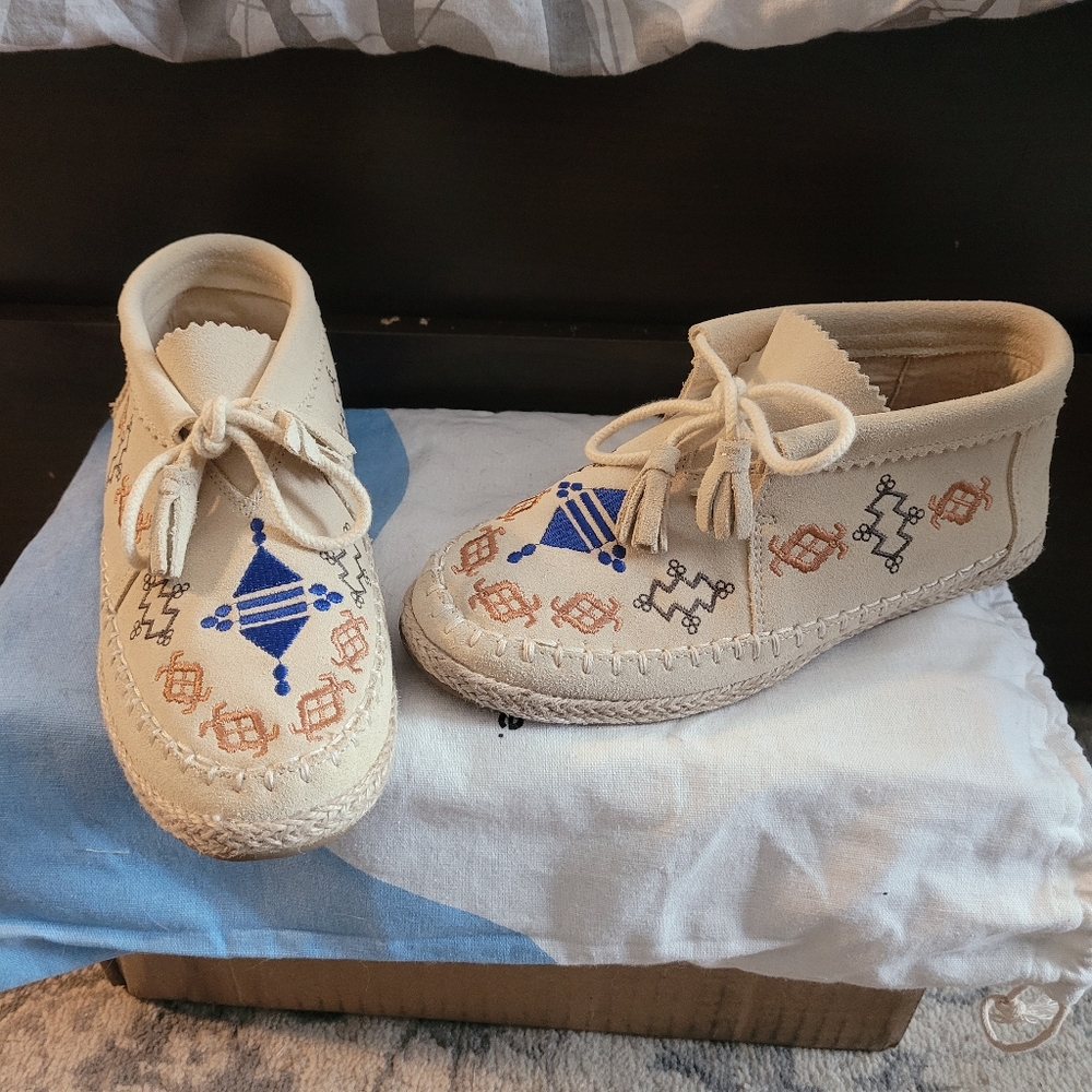 Toms Suede Moccasins